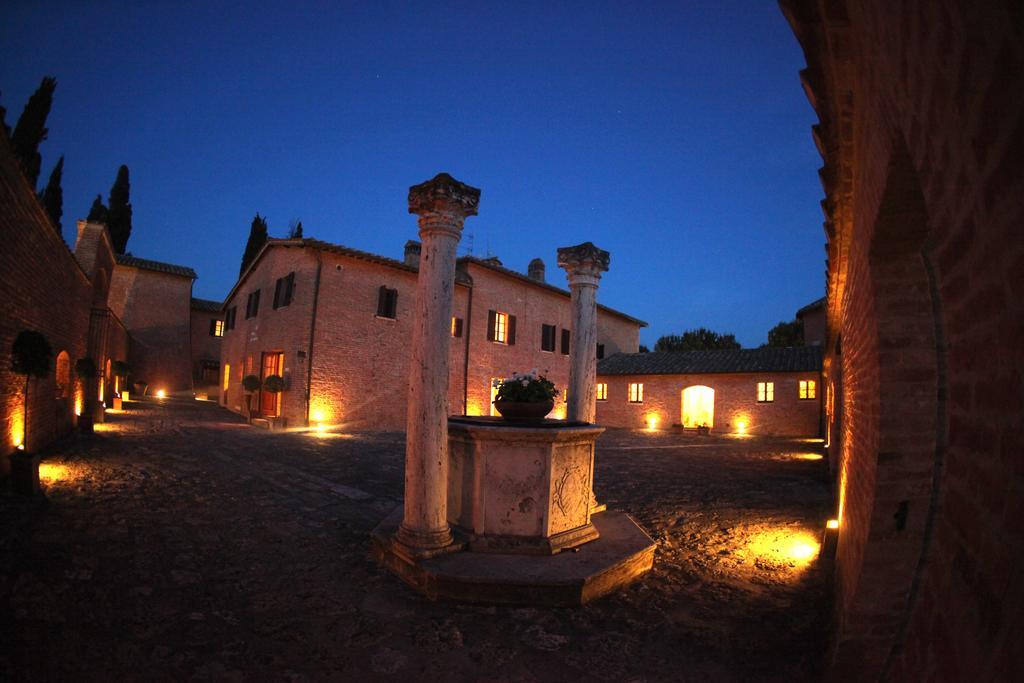 Castello Di Leonina Relais - Adults Only Hotel Siena Luaran gambar
