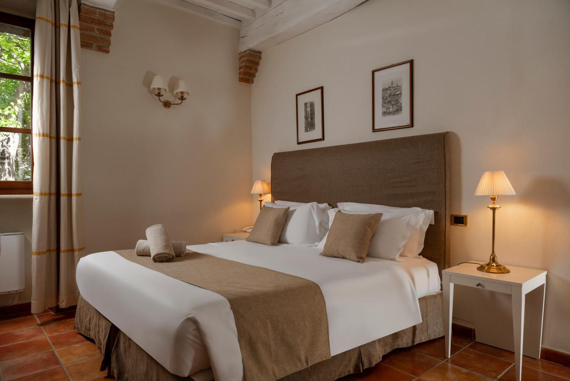 Castello Di Leonina Relais - Adults Only Hotel Siena Luaran gambar