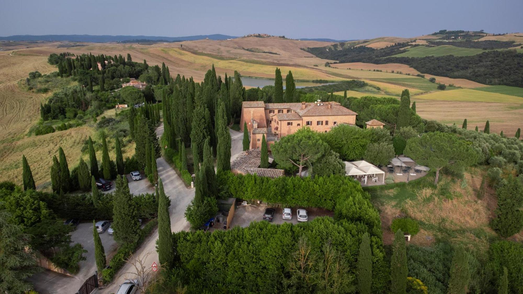 Castello Di Leonina Relais - Adults Only Hotel Siena Luaran gambar