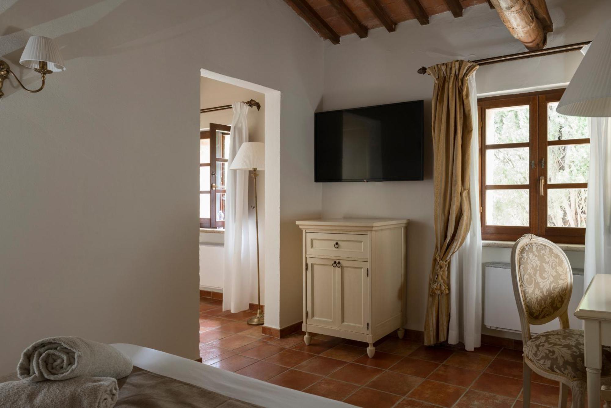 Castello Di Leonina Relais - Adults Only Hotel Siena Luaran gambar