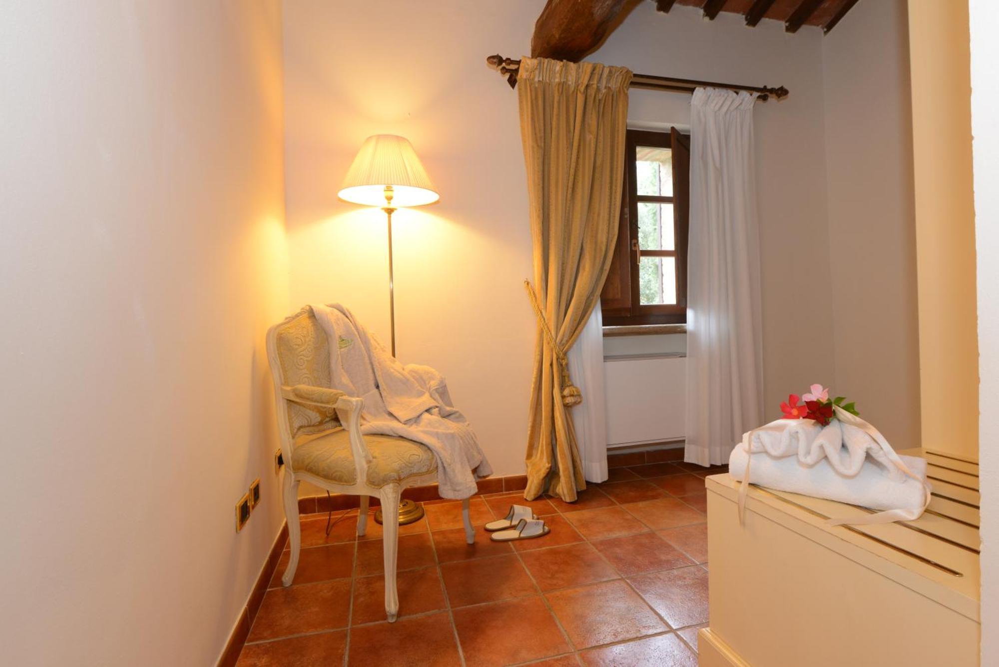 Castello Di Leonina Relais - Adults Only Hotel Siena Luaran gambar