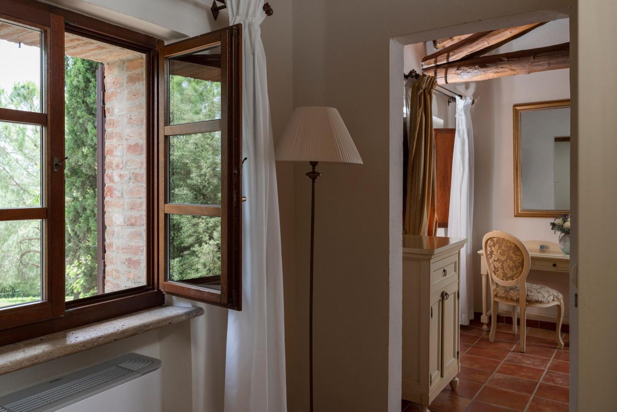 Castello Di Leonina Relais - Adults Only Hotel Siena Luaran gambar